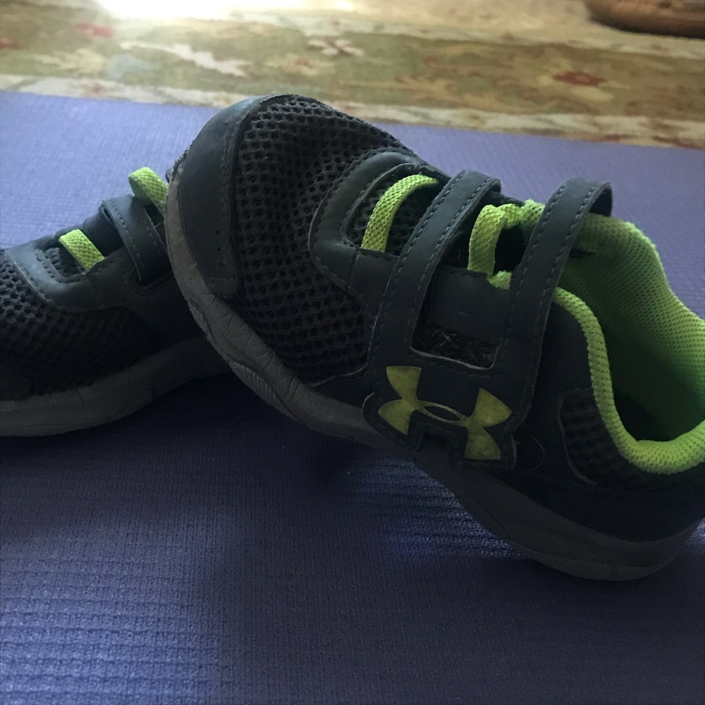Boys sneakers